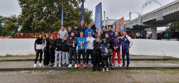 Ekipna fotografija sa Pojedinačnog i ekipnog prvenstva Srbije u kajaku i kanuu za sve kategorije