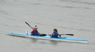 Šest medalja i peto mesto na Prvenstvu Srbije u mini kajaku. Olga i Maša zlatne u dvosedu